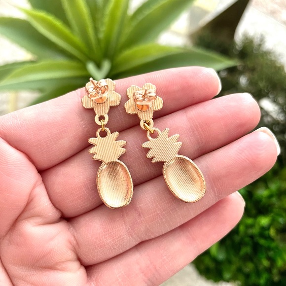 Floral Pineapple Earrings - Picture 3 of 3